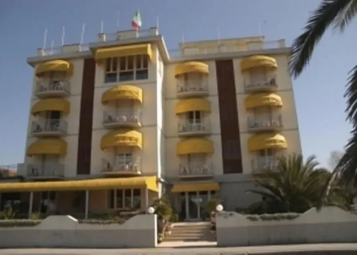 Alk Готель Марина-ді-П'єтразанта