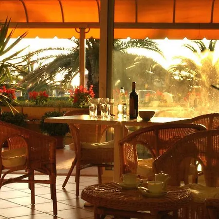 Otel Alk Marina di Pietrasanta